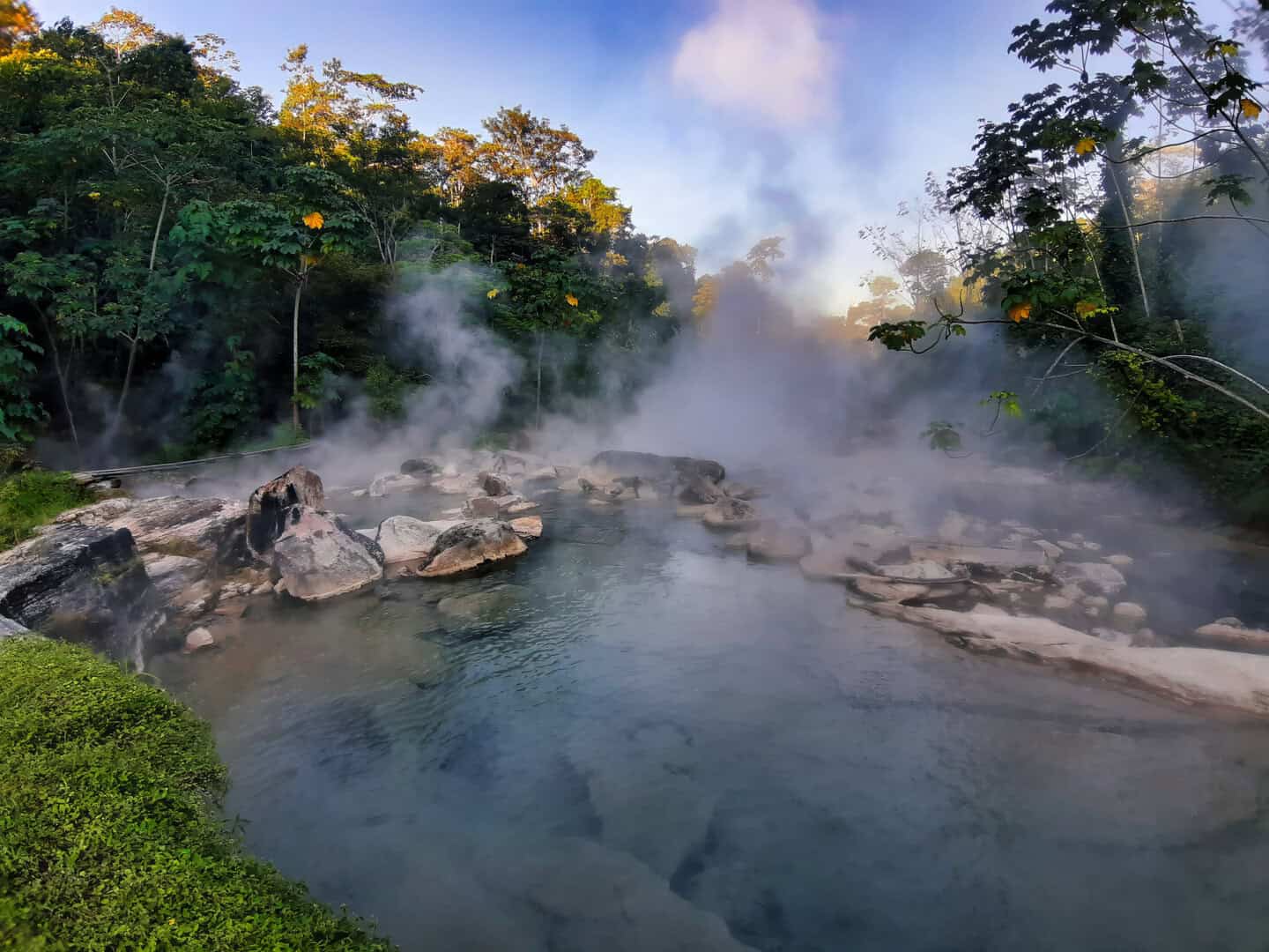A oltre 86°C, il fiume bollente dell’Amazzonia