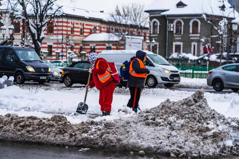 Previsioni meteo per la Romania: Codici di allerta per neve, bufere e pioggia fino a Natale