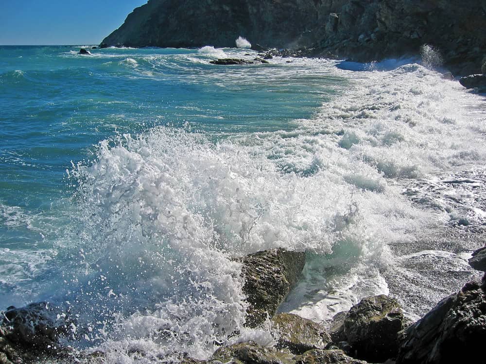 Allerta meteo: venti forti e condizioni estreme in tre dipartimenti francesi