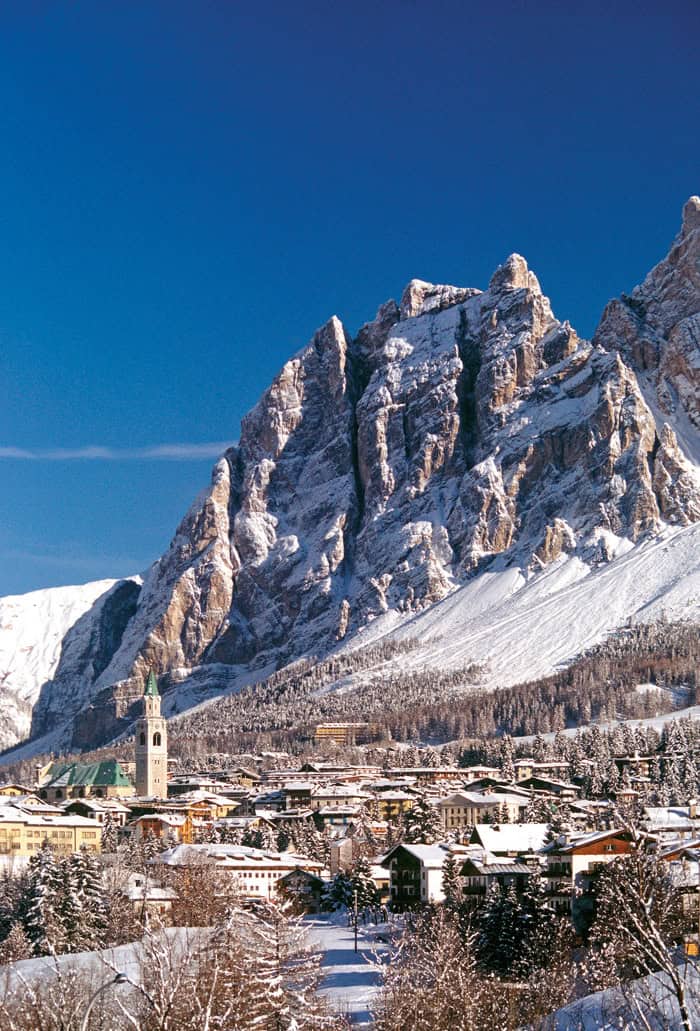 Scopri sci, pattinaggio e ciaspolate a Cortina d’Ampezzo 23 Scopri sci, pattinaggio e ciaspolate a Cortina d’Ampezzo