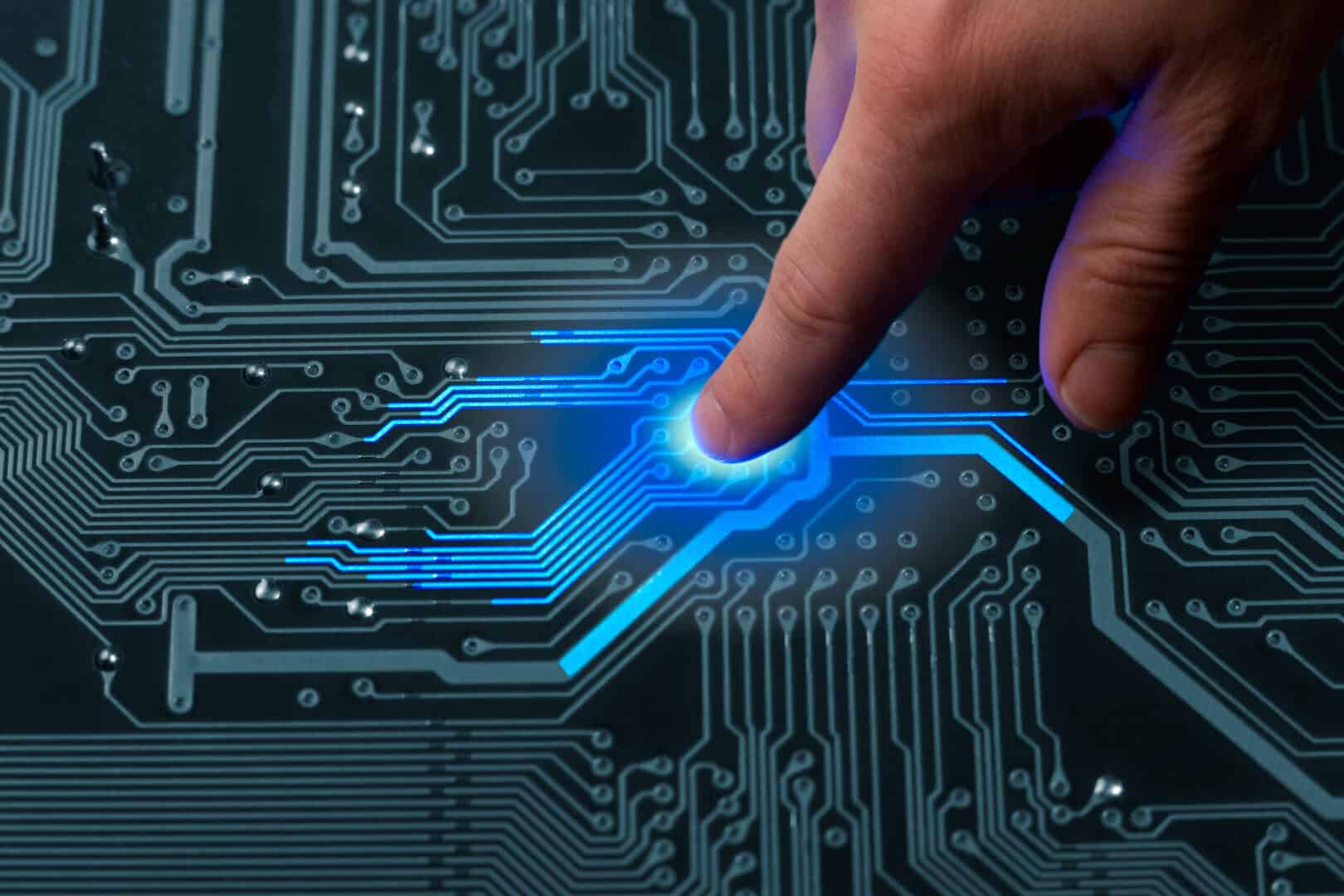 Ultime scoperte in fisica quantistica per industria tech. Analisi