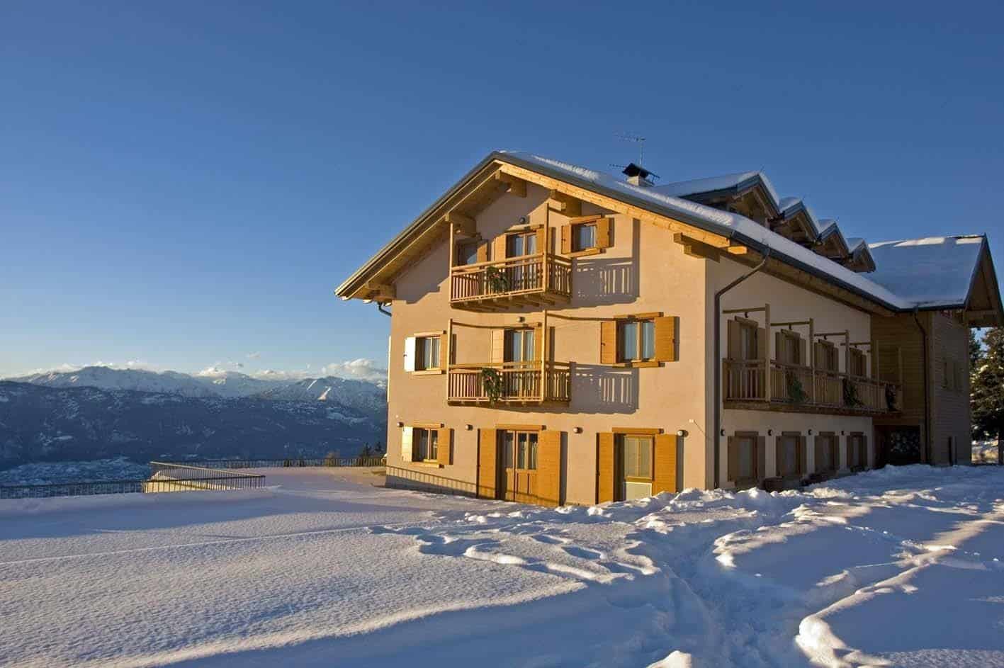 In Trentino sci di fondo e ciaspolate al Rifugio Predaia 2 rifugio predaia ai todesci