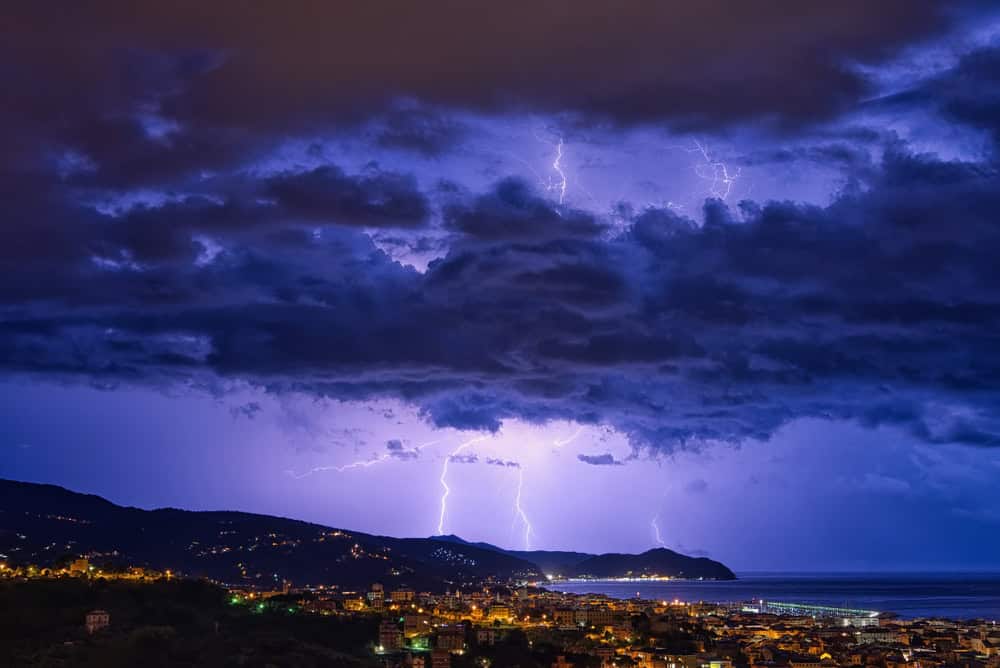 Meteo Attica: temporali intensi e neve in arrivo oggi, 23 dicembre