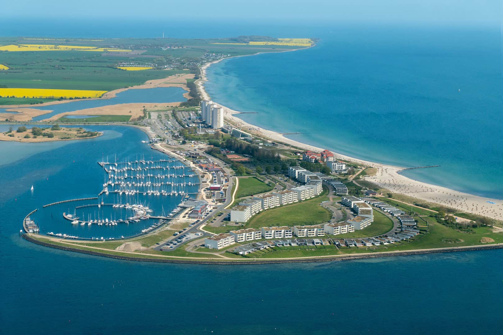 Alla scoperta delle spiagge nascoste di Fehmarn in Germania 2 Fehmarn AdobeStock 267212981 scaled 1