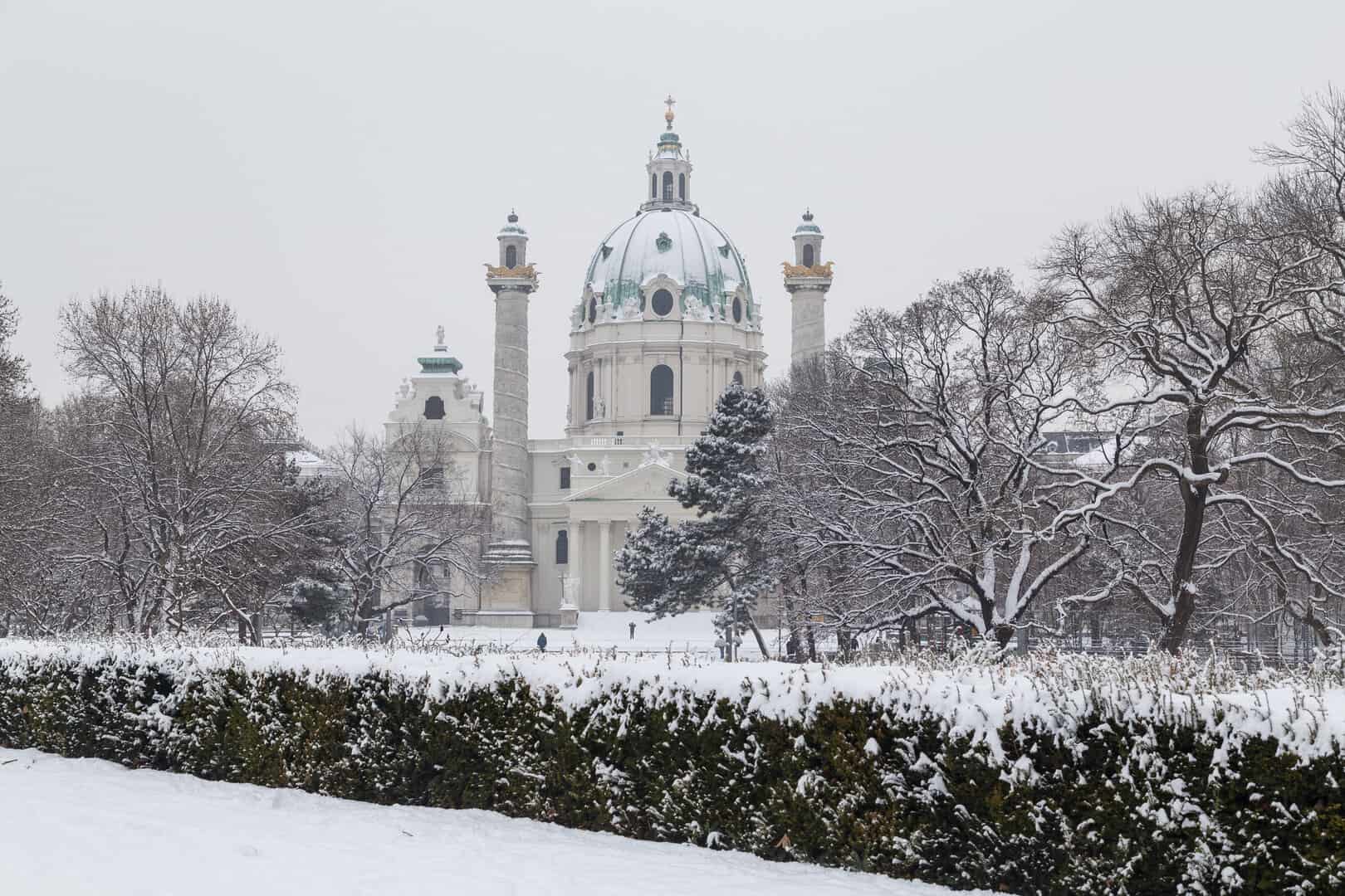 Meteo a Vienna: neve industriale anticipa l’inverno
