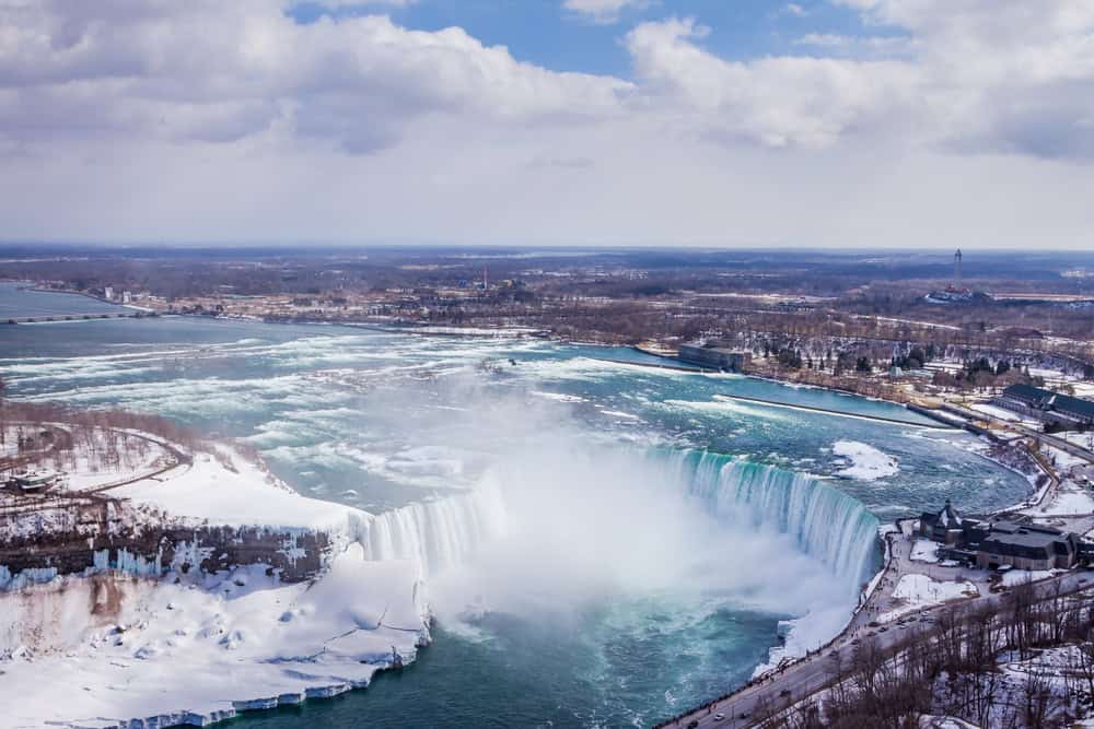 Meteo New York: allerta neve intensa su Buffalo e Cascate del Niagara, rischio strade impraticabili fino a notte fonda