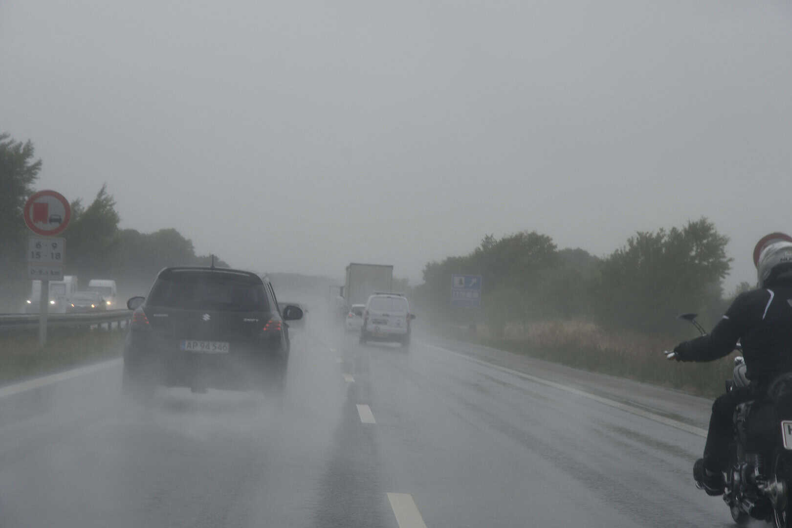Meteo Danimarca, allerta DMI: tempesta di pioggia e vento in arrivo, nebbia fitta e freddo pungente