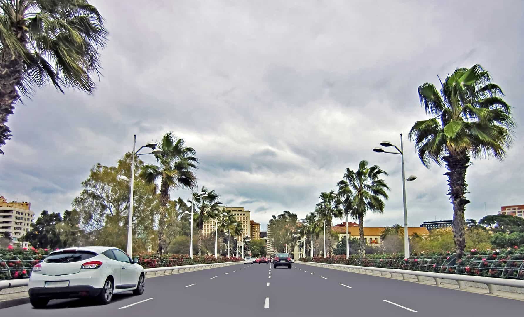 Meteo estremo: raffiche di vento fino a 80 km/h e rischio pioggia sulle Fallas in Comunità Valenciana