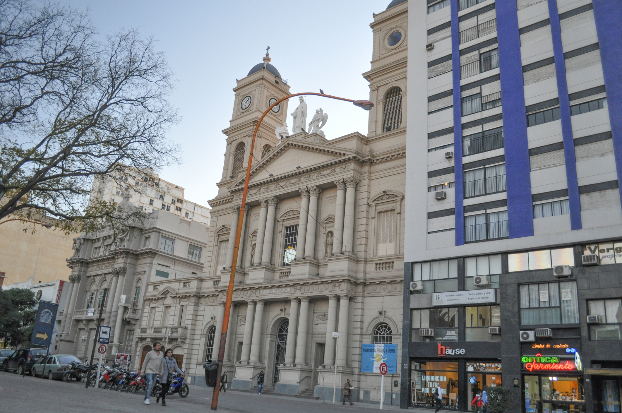 Bahía Blanca, Argentina: Tra vento, arte e memoria