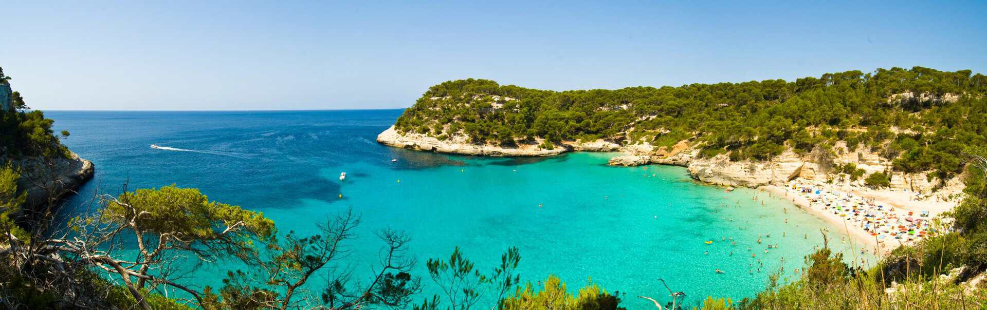Mi trasferisco a Minorca: il sogno di una vita che profuma di mare e libertà