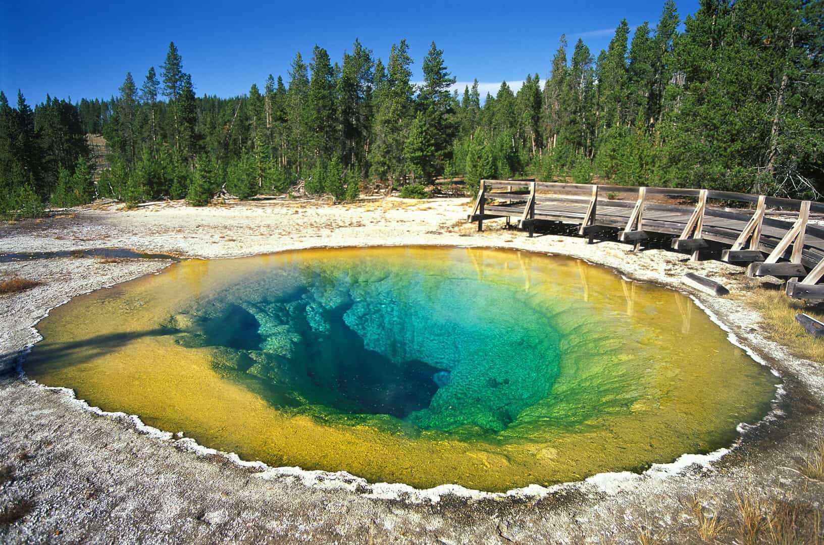 Il supervulcano di Yellowstone ha un “tappo” sotterraneo che trattiene il magma
