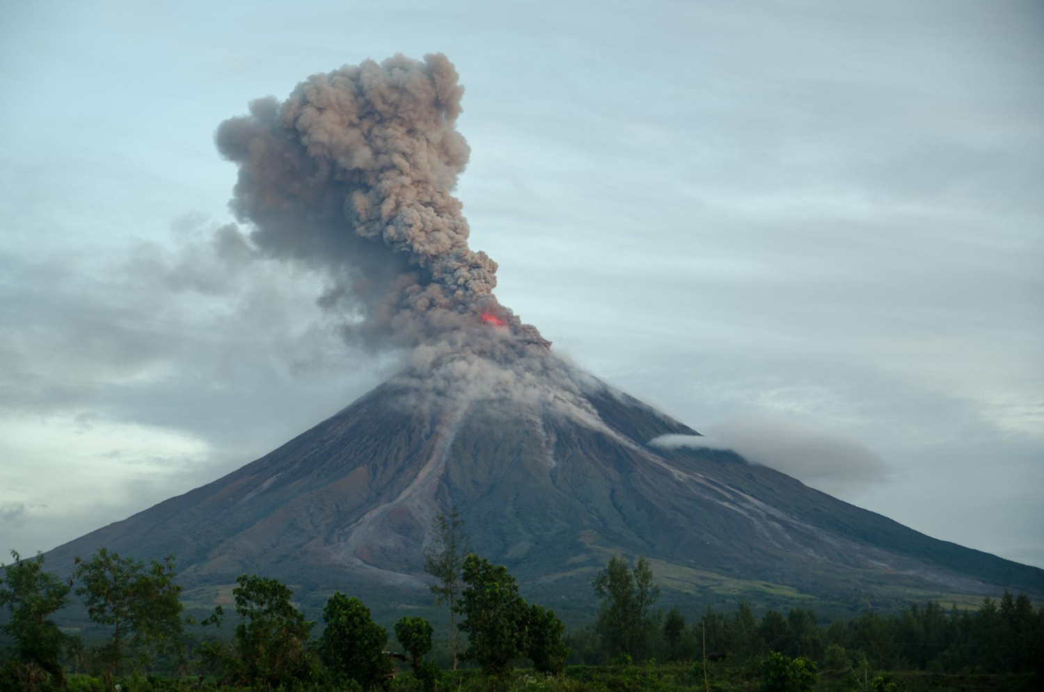 L’eruzione del supervulcano Toba provocò un clima caldo e secco