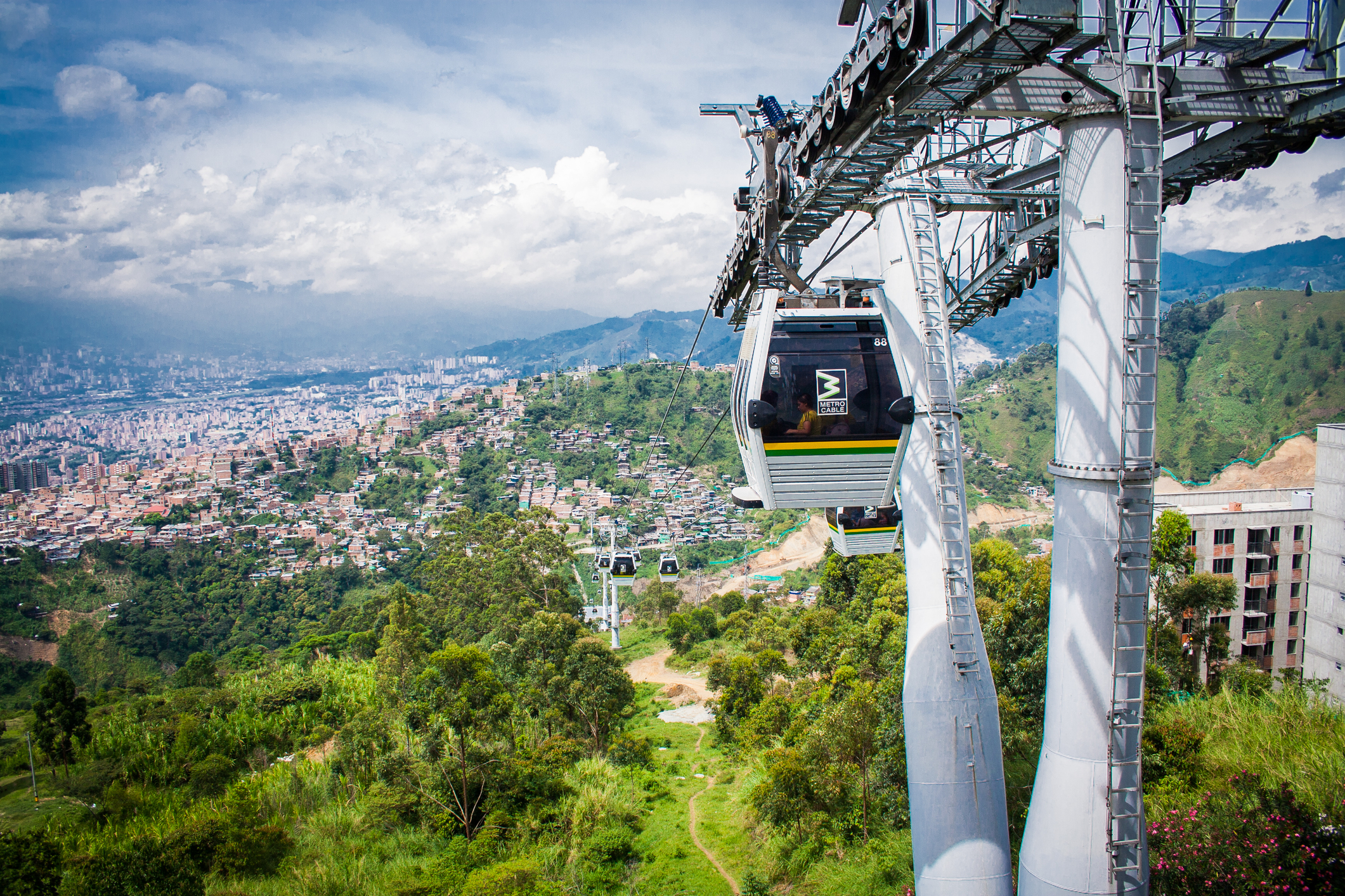 Mi trasferisco a Medellin, Colombia: Un nuovo inizio tra le montagne e il calore umano
