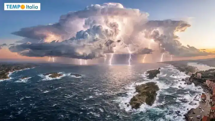 Temporali marittimi nel Mediterraneo: diventano mostri di maltempo
